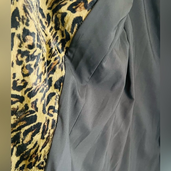 Faux-fur Cheetah print coat - Picture 11 of 12